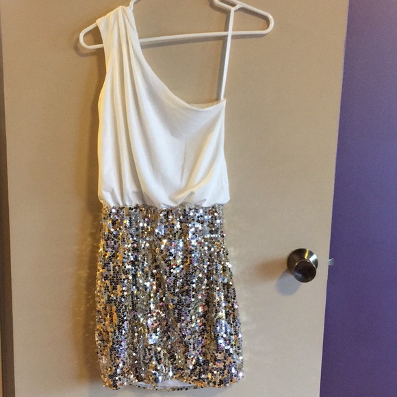 One shoulder, sequin, dress. - Picture 3 of 10